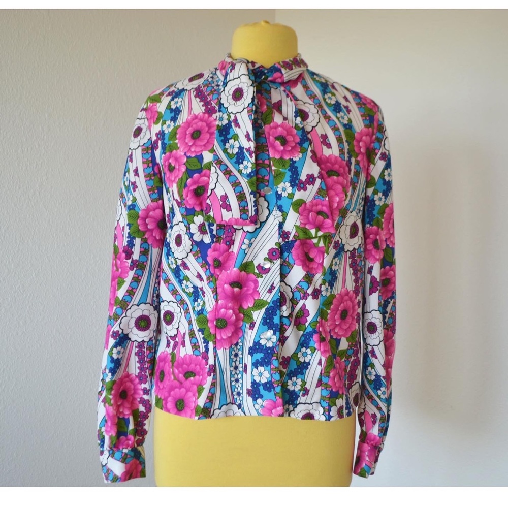 Vintage 70’s Psychedelic Blouse large